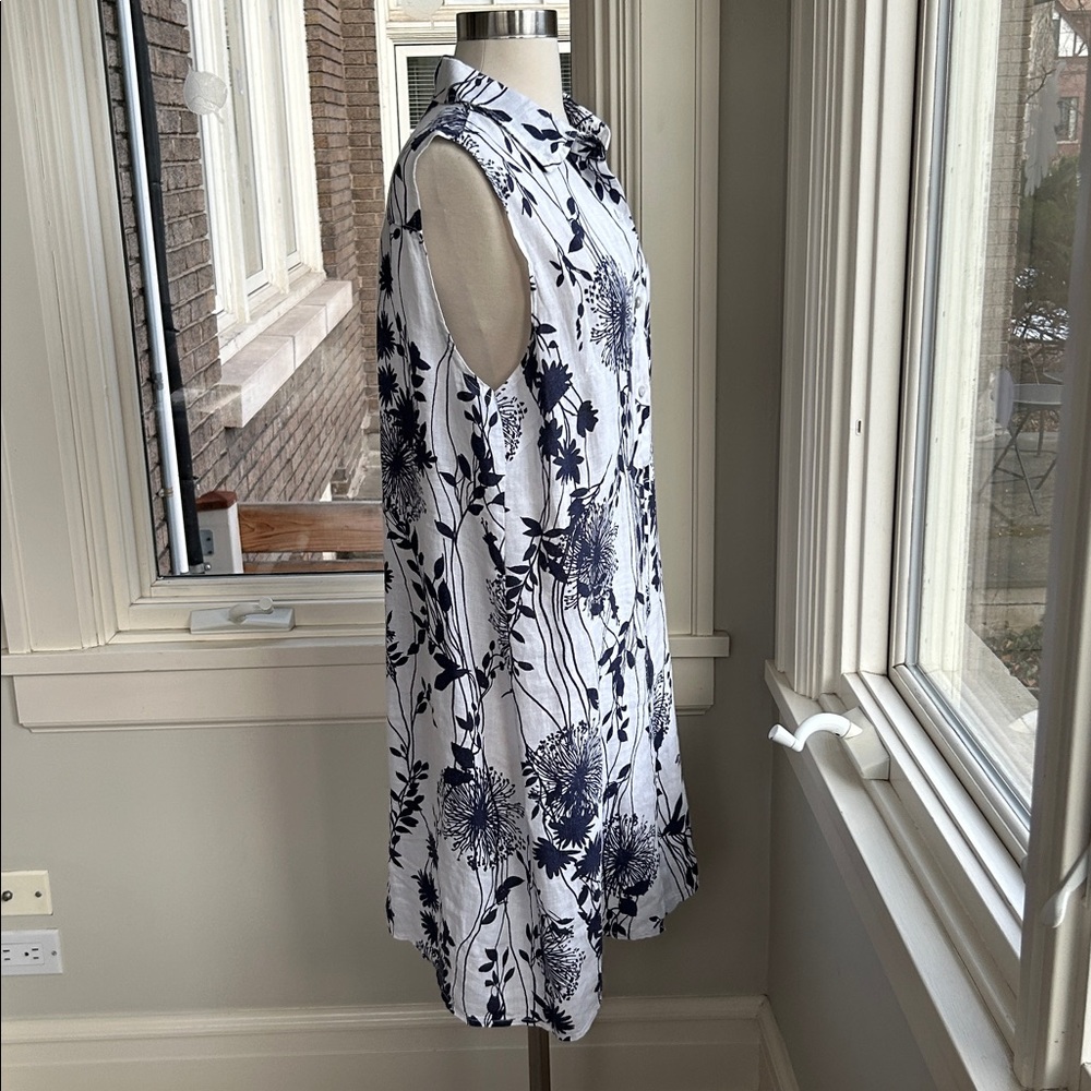 Pretty linen shift dress in navy and white - Picture 3 of 9